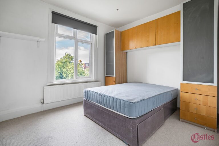 Sidney Avenue, Palmers Green, N13 (2696197) Photo 6
