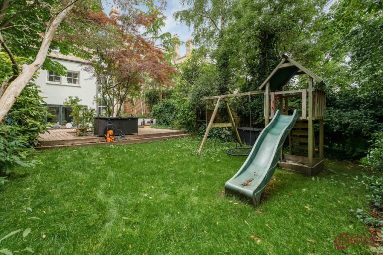Crouch Hall Road, Crouch End, N8 (2511266) Photo 3