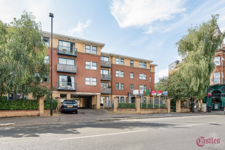 North Point, Crouch End, N8 (2733746) Photo 5