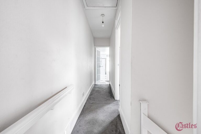 Queens Road, Waltham Cross, EN8 (2733385) Photo 14