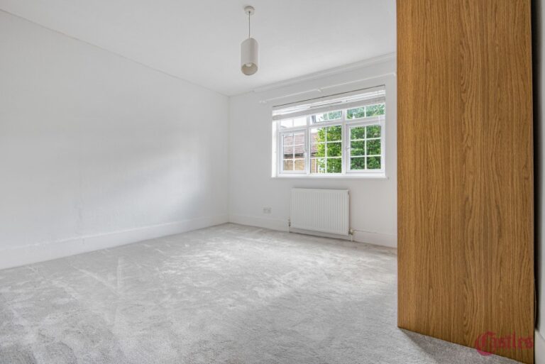 Queens Road, Waltham Cross, EN8 (2733385) Photo 12