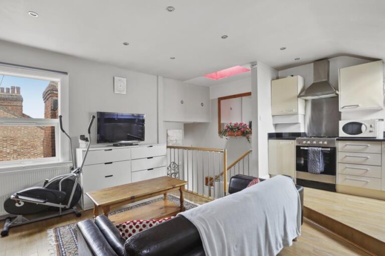 Rathcoole Gardens, Crouch End, N8 (2665414) Photo 4