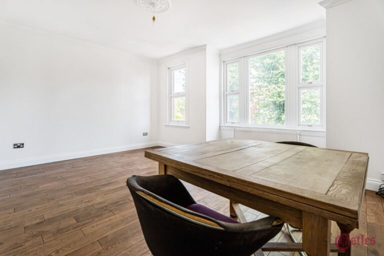 Graeme Road, Enfield, EN1 (2733940) Photo 3