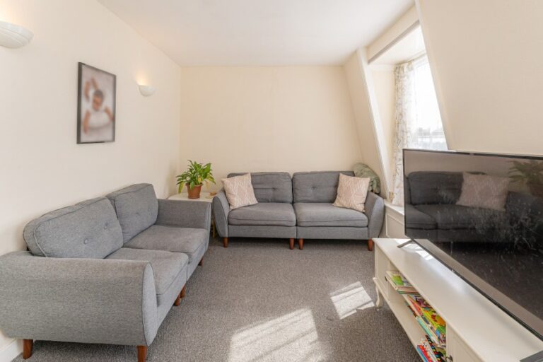 Church Street, Edmonton, London N9 (2733557) Photo 7