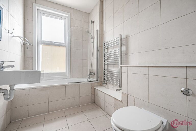 Sidney Avenue, Palmers Green, N13 (2696197) Photo 4