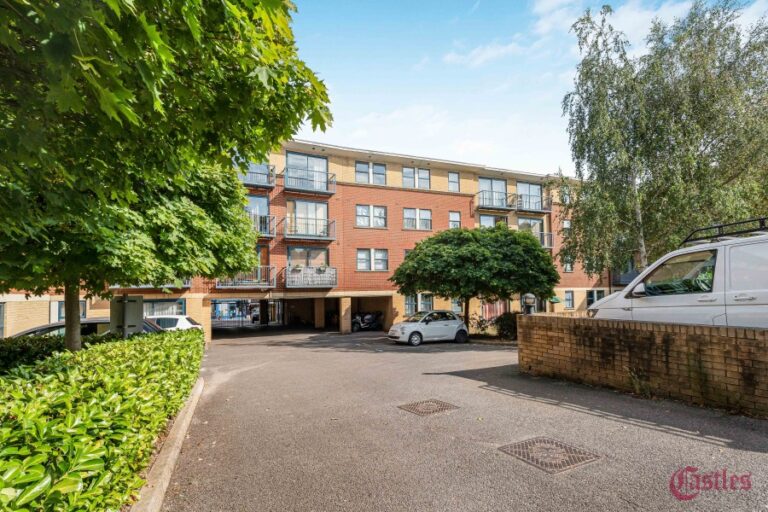 North Point, Crouch End, N8 (2733746) Photo 2