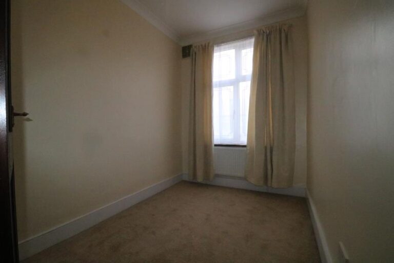 Branksome Avenue, Edmonton,  N18 (2248615) Photo 9
