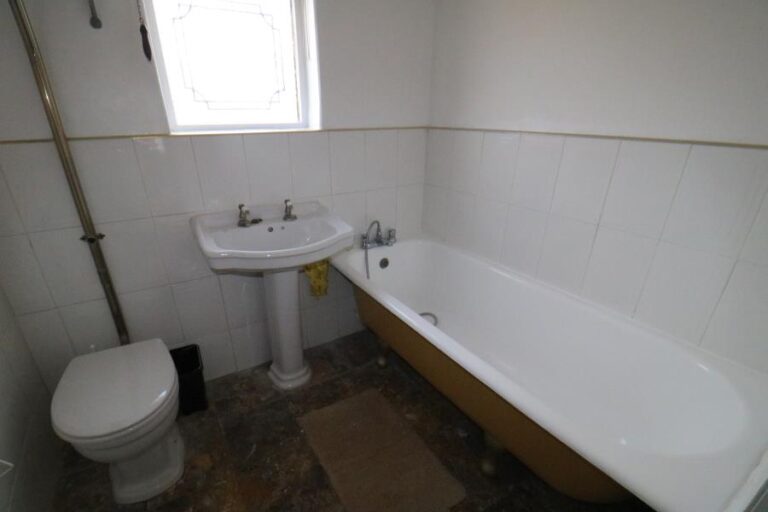 Branksome Avenue, Edmonton,  N18 (2248615) Photo 4