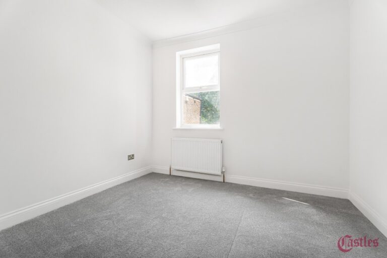 Graeme Road, Enfield, EN1 (2733940) Photo 9