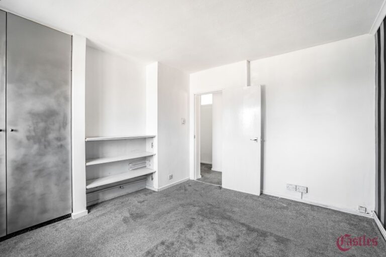Pentrich Avenue, Enfield, EN1 (2733825) Photo 6