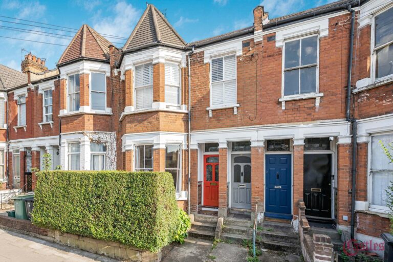 Lyndhurst Road, N22