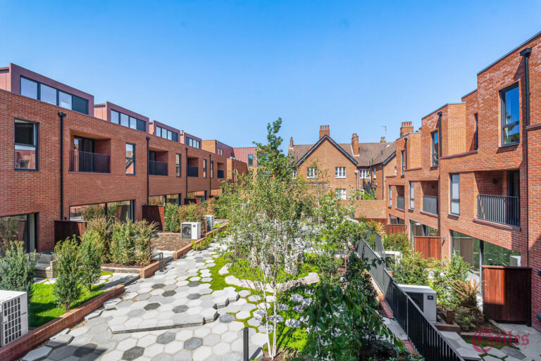 7 Dixon House, N8