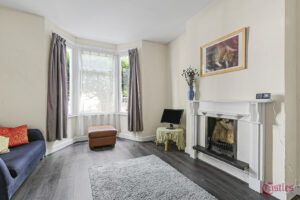 Russell Road, N13