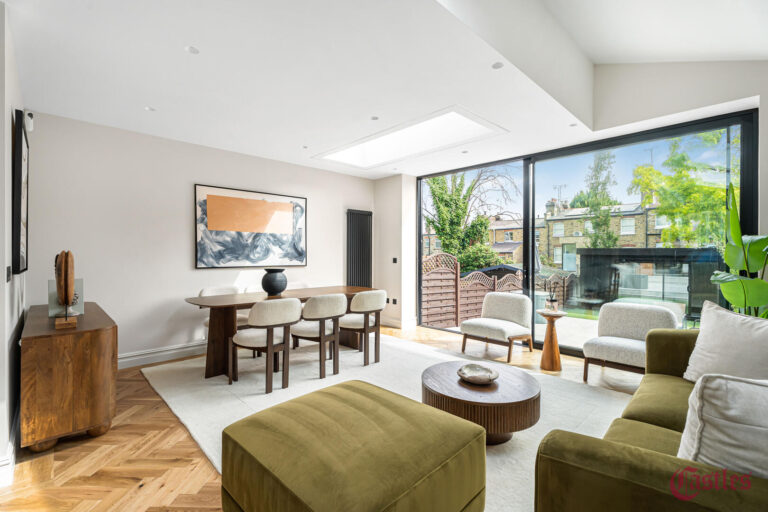 Ferme Park Road, N8