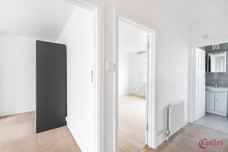 Sylvan Avenue, Wood Green, N22 (2228568) Photo 12