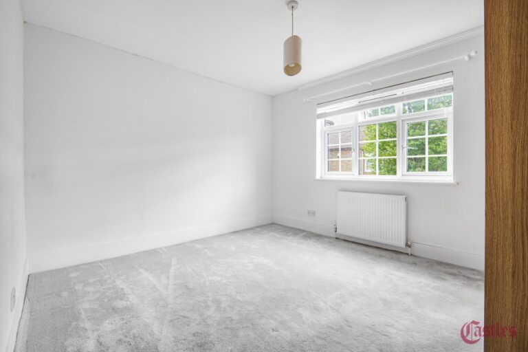 Queens Road, Waltham Cross, EN8 (2733385) Photo 11