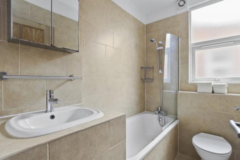 Rathcoole Gardens, Crouch End, N8 (2665414) Photo 5