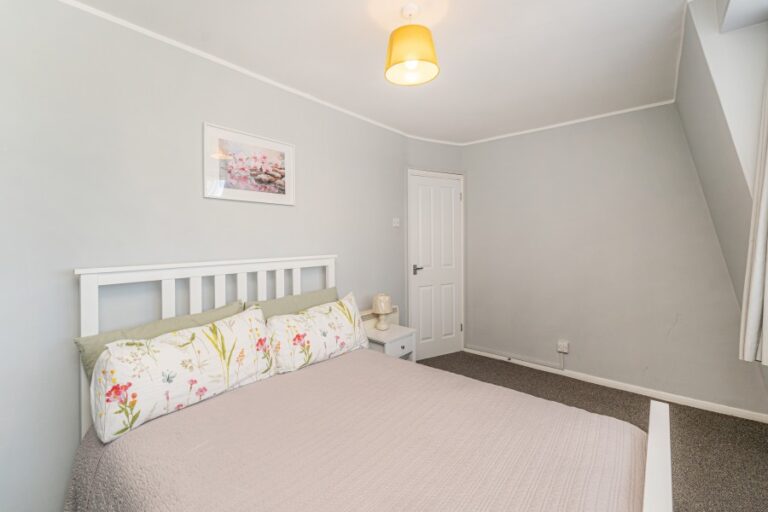 Church Street, Edmonton, London N9 (2733557) Photo 12