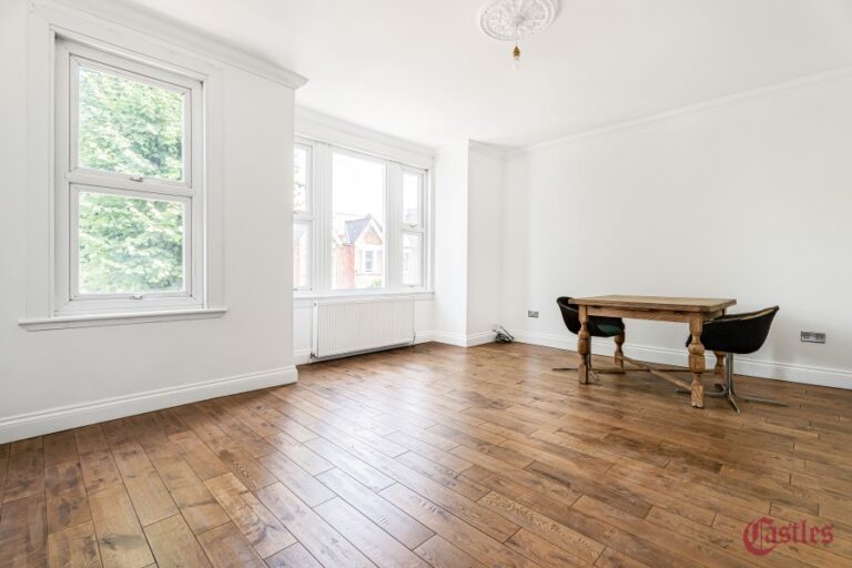 Graeme Road, Enfield, EN1 (2733940) Photo 2