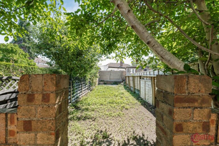 Scotland Green Road, Enfield, EN3 (2261354) Photo 12