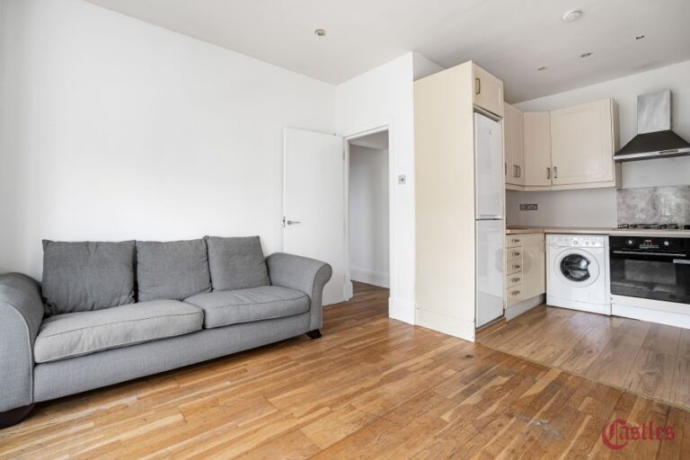 Sidney Avenue, Palmers Green, N13 (2696197) Photo 10