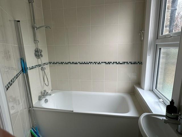 New River Crescent, Palmers Green, N13 (2672514) Photo 5