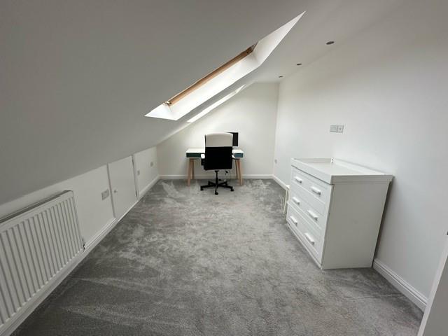 New River Crescent, Palmers Green, N13 (2672514) Photo 6