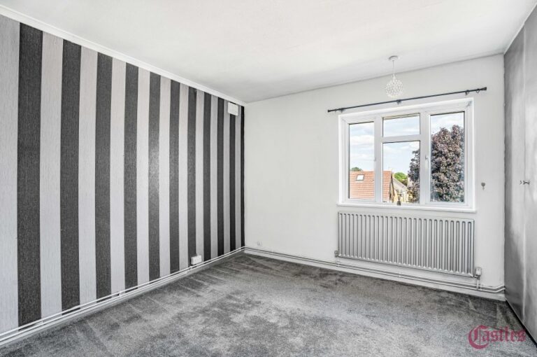 Pentrich Avenue, Enfield, EN1 (2733825) Photo 5