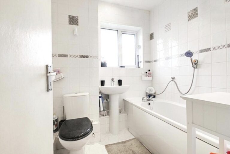 Pentrich Avenue, Enfield, EN1 (2733825) Photo 8