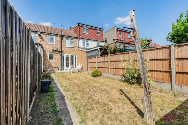 Mayfield Crescent, Edmonton N9 (2733611) Photo 14