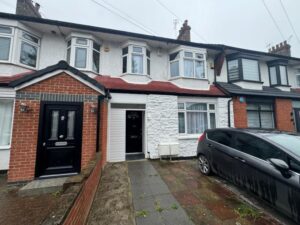 Princes Avenue, Palmers Green, N13