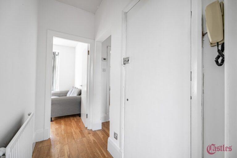 Sidney Avenue, Palmers Green, N13 (2696197) Photo 7