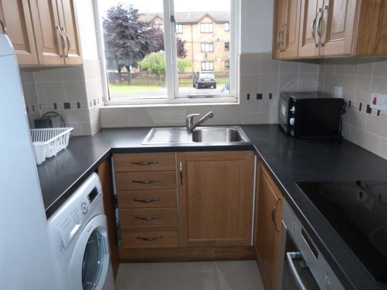 Chaffinch Close, Edmonton, N9 (2148559) Photo 3