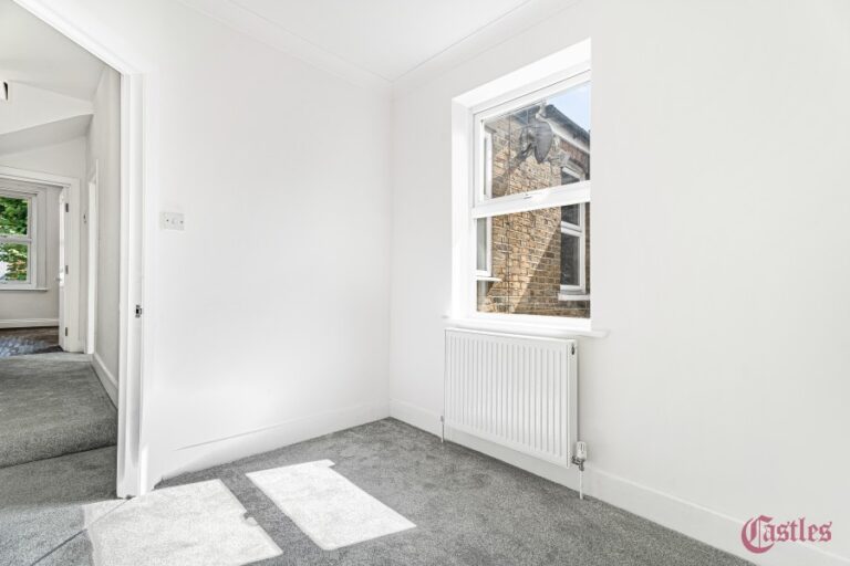 Graeme Road, Enfield, EN1 (2733940) Photo 10