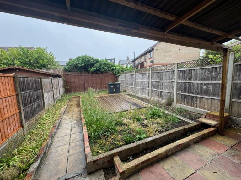 Princes Avenue, Palmers Green, N13 (2715279) Photo 5