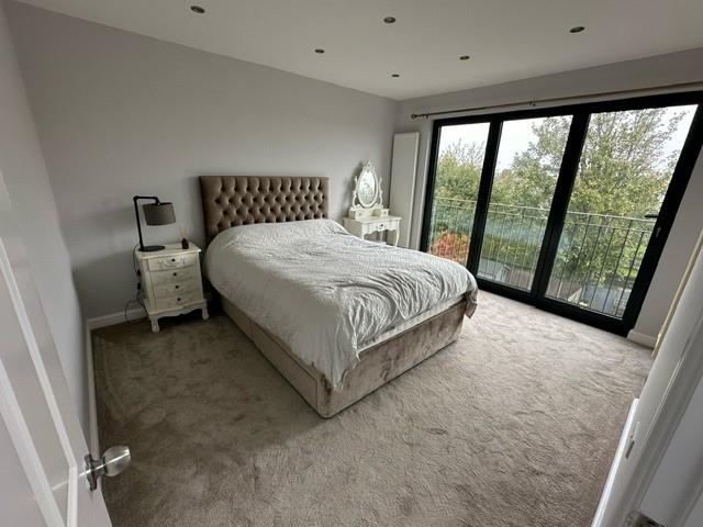 New River Crescent, Palmers Green, N13 (2672514) Photo 11
