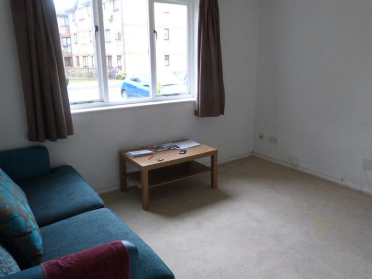Chaffinch Close, Edmonton, N9 (2148559) Photo 2