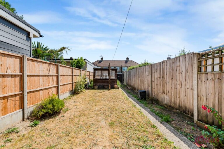 Mayfield Crescent, Edmonton N9 (2733611) Photo 11