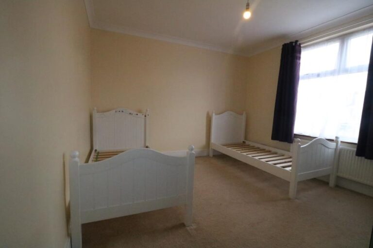 Branksome Avenue, Edmonton,  N18 (2248615) Photo 7