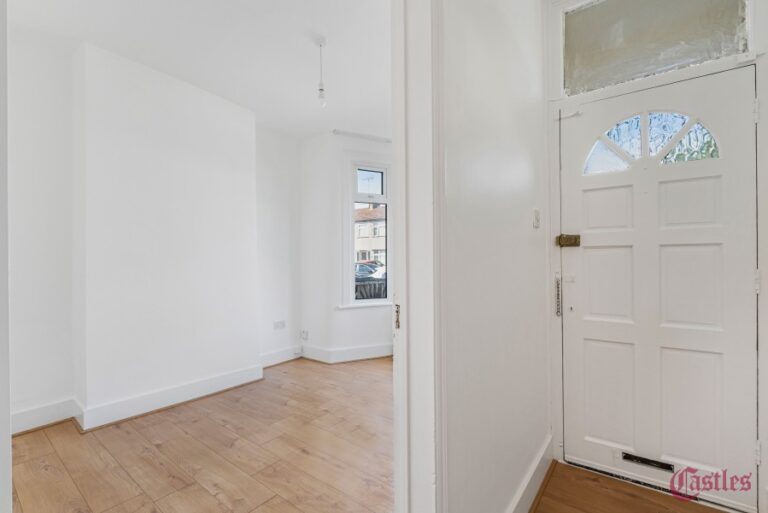 Scotland Green Road, Enfield, EN3 (2261354) Photo 7