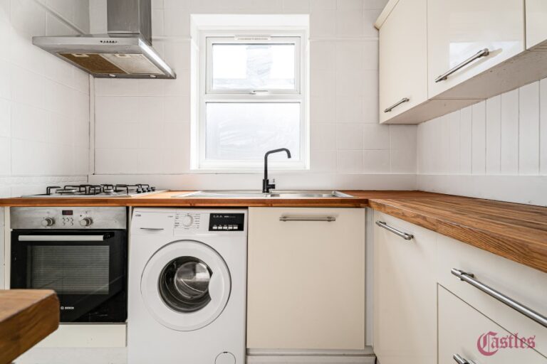 Graeme Road, Enfield, EN1 (2733940) Photo 6