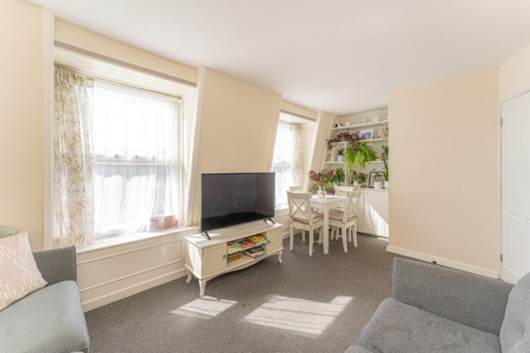 Church Street, Edmonton, London N9 (2733557) Photo 6