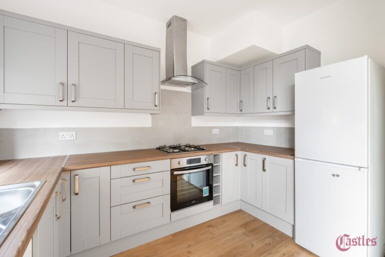 Sylvan Avenue, Wood Green, N22
