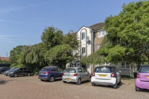 Tennyson Close, Enfield