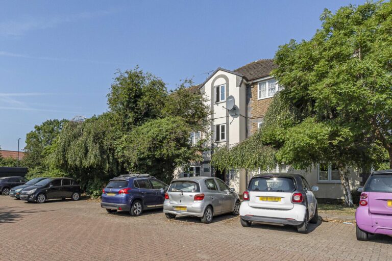 Tennyson Close, Enfield