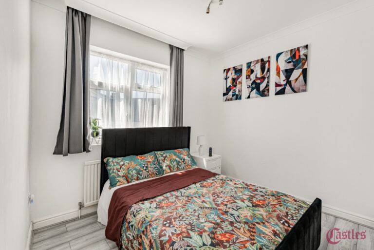Philip Lane, Tottenham  N15 (2734288) Photo 9