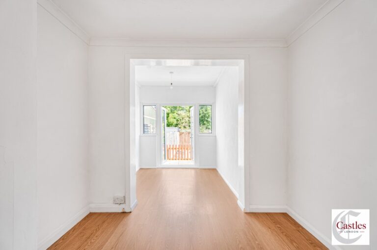 Ascot Gardens, Enfield, EN3 (2151686) Photo 8