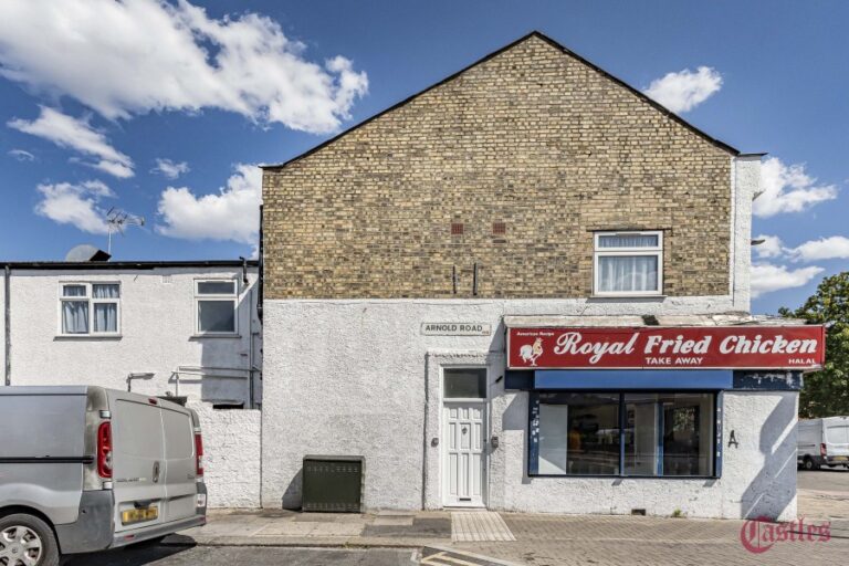 Philip Lane, Tottenham  N15 (2734288) Photo 12