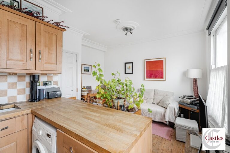 Evershott Road, Stroud Green, N4 (2721430) Photo 2