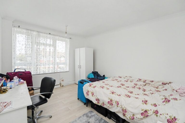 Hoe Lane, Enfield, EN3 (2734774) Photo 16